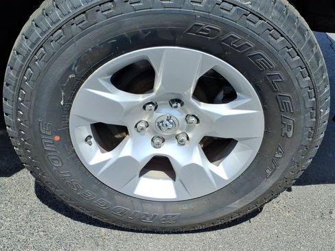 Used 2019 RAM 1500 Big Horn AWD/4WD image 11