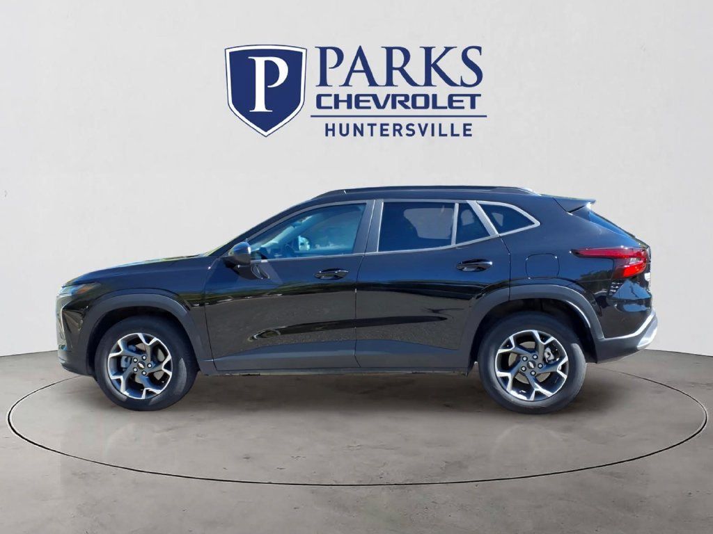 Used 2025 Chevrolet Trax LT w/ LT Convenience Package FWD image 28