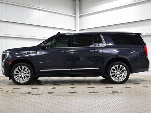 Used 2024 GMC Yukon XL Denali image 4