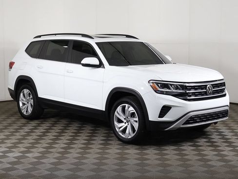 Used 2023 Volkswagen Atlas SE AWD/4WD image 2