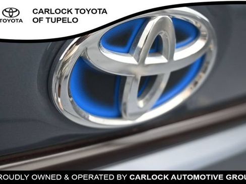 Used 2025 Toyota Corolla SE FWD image 12