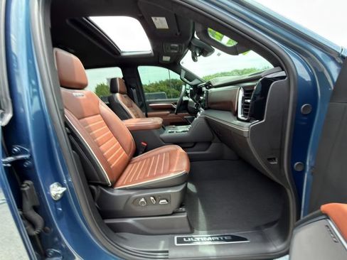Used 2025 GMC Sierra 3500 Denali Ultimate AWD/4WD image 11