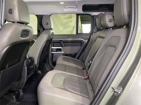 Used 2020 Land Rover Defender 110 First Edition image 18