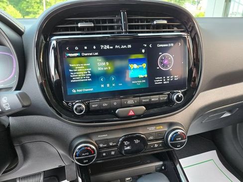 Used 2024 Kia Soul GT-Line FWD image 30