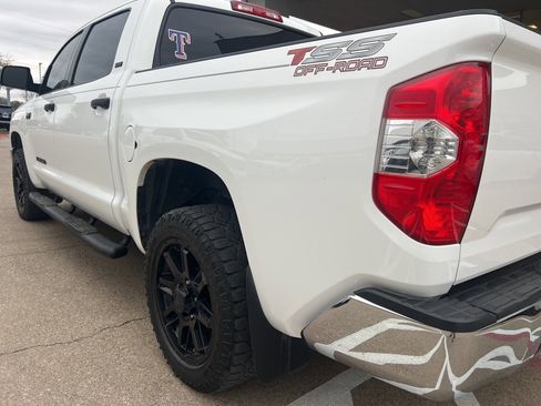 Used 2020 Toyota Tundra SR5 w/ SR5 Upgrade Package image 19