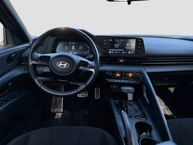 Certified 2025 Hyundai Elantra Sport FWD image 20