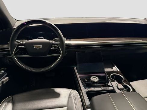 Certified 2025 Cadillac Escalade ESV Premium Luxury image 21