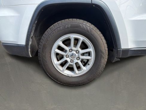 Used 2020 Jeep Grand Cherokee Laredo RWD image 20