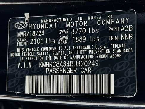 Used 2024 Hyundai Venue SEL image 12