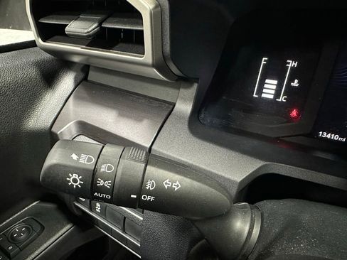 Used 2025 Toyota 4Runner SR5 AWD/4WD image 21