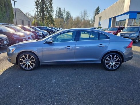 Used 2017 Volvo S60 T5 Inscription image 2