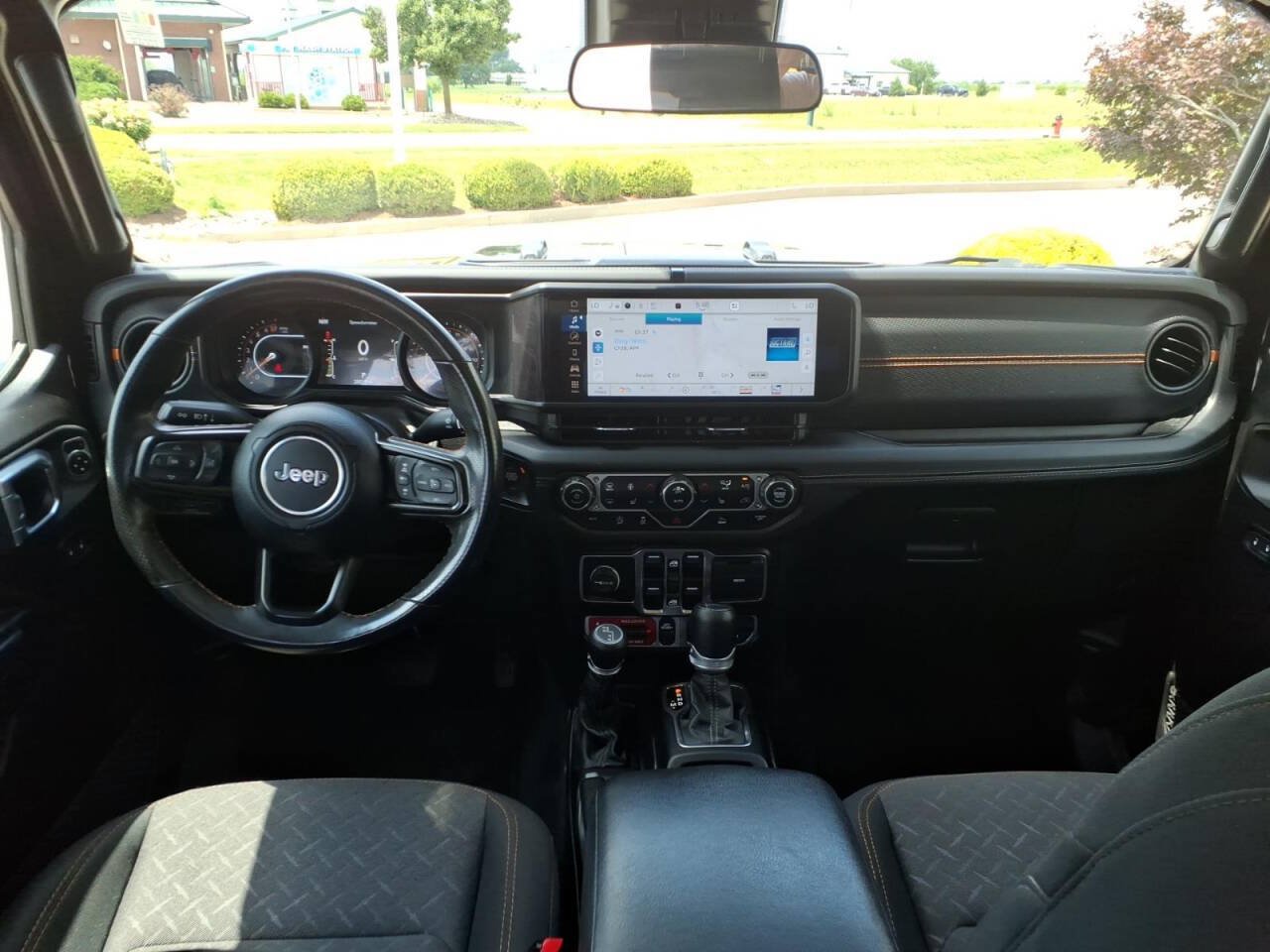 Used 2024 Jeep Gladiator Mojave w/ Convenience Group AWD/4WD image 8