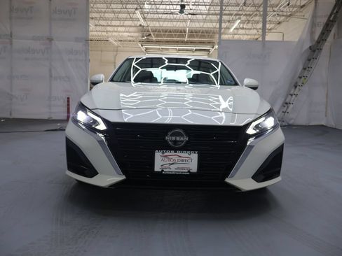 Used 2023 Nissan Altima 2.5 SV FWD image 2