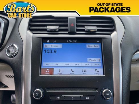 Used 2017 Ford Fusion SE w/ Fusion SE Technology Package image 33