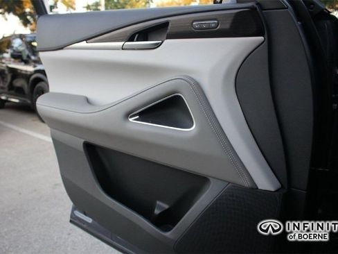 Certified 2026 INFINITI QX60 Autograph w/ Dark Cargo Package image 11