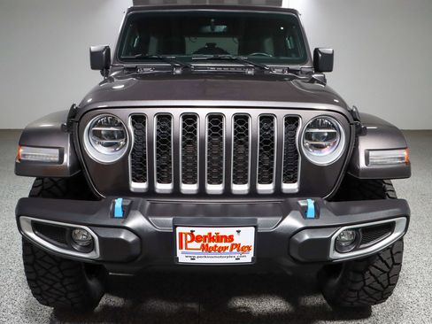 Used 2022 Jeep Wrangler Unlimited Sahara w/ Cold Weather Group image 5