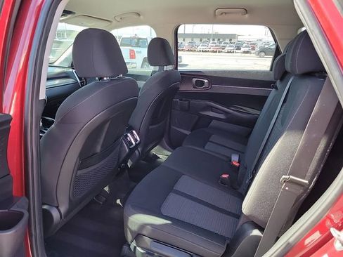 Used 2023 Kia Sorento LX image 11