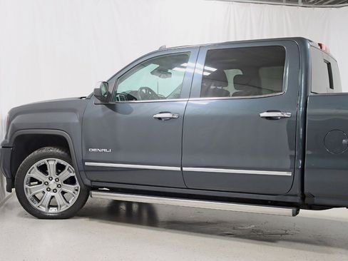 Used 2018 GMC Sierra 1500 Denali w/ Denali Ultimate Package AWD/4WD image 11