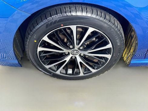 Used 2020 Toyota Camry SE w/ Audio Package FWD image 4