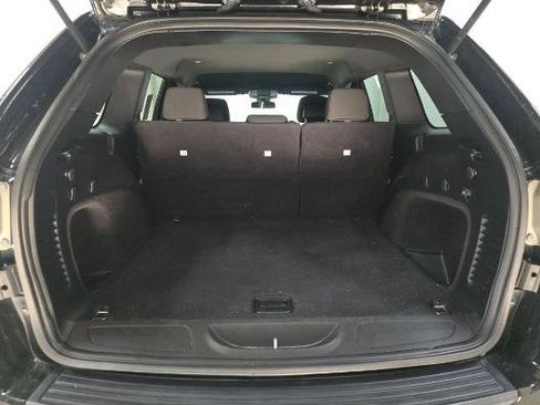 Used 2018 Jeep Grand Cherokee Laredo AWD/4WD image 6