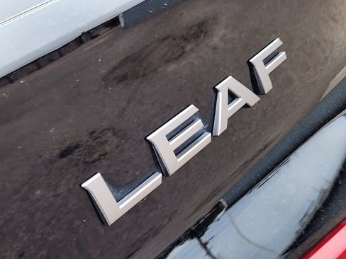 Certified 2025 Nissan Leaf SV Plus FWD image 8