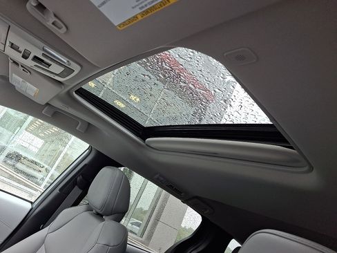 Certified 2025 Toyota Sienna XLE AWD/4WD image 15