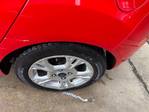 Used 2015 Ford Fiesta SE FWD image 38