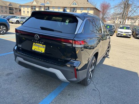 New 2026 Volkswagen Tiguan SE AWD/4WD image 10