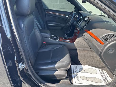 Used 2014 Chrysler 300 AWD image 24