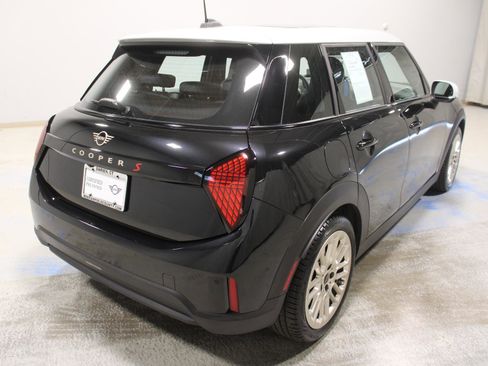 Certified 2025 MINI Cooper S image 8