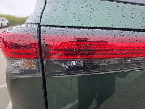 Used 2025 Toyota Highlander Limited image 36