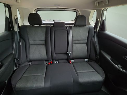 Certified 2026 Nissan Rogue SV FWD image 26