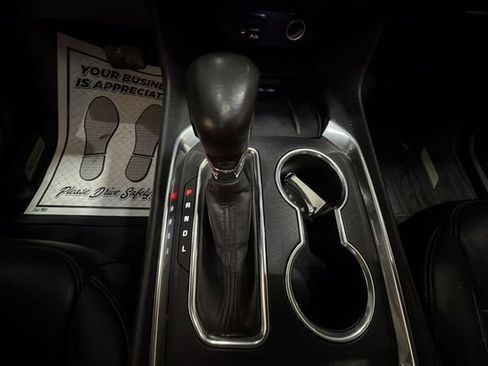 Certified 2022 Chevrolet Traverse LT w/ LT Premium Package image 20