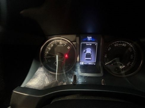 Used 2016 Toyota Tacoma TRD Off-Road w/ Towing Package image 13