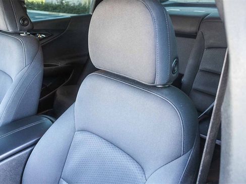 Used 2020 Chevrolet Malibu LT image 25