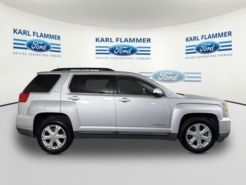 Used 2017 GMC Terrain SLE w/ Technology Package image 2