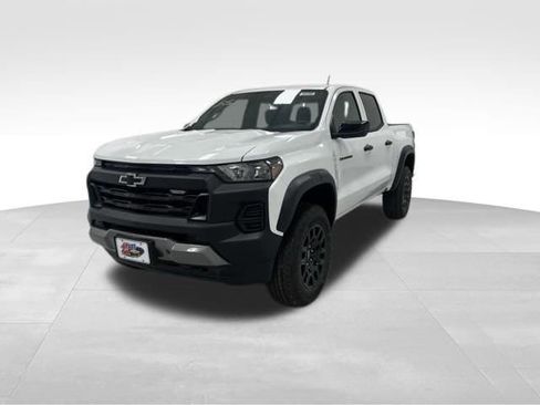 New 2026 Chevrolet Colorado Trail Boss AWD/4WD image 3
