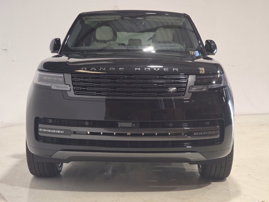 New 2027 Land Rover Range Rover Long Wheelbase SE AWD/4WD image 2