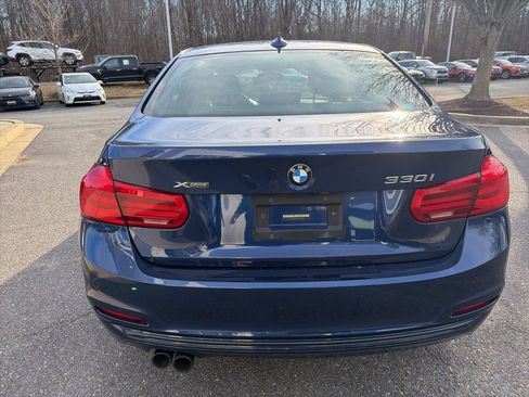 Used 2017 BMW 330i xDrive Sedan w/ Premium Package image 17