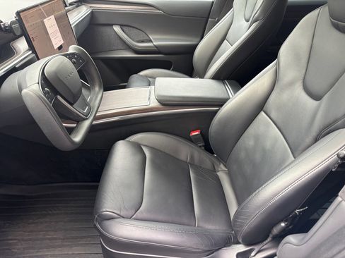 Used 2022 Tesla Model X image 11