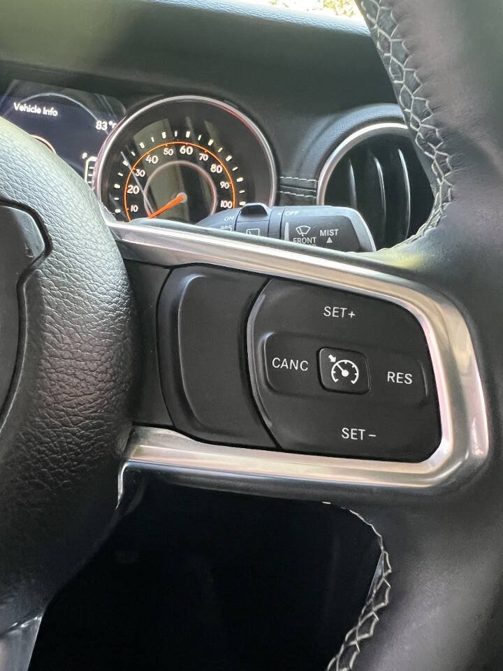 Used 2018 Jeep Wrangler Unlimited Sahara AWD/4WD image 22