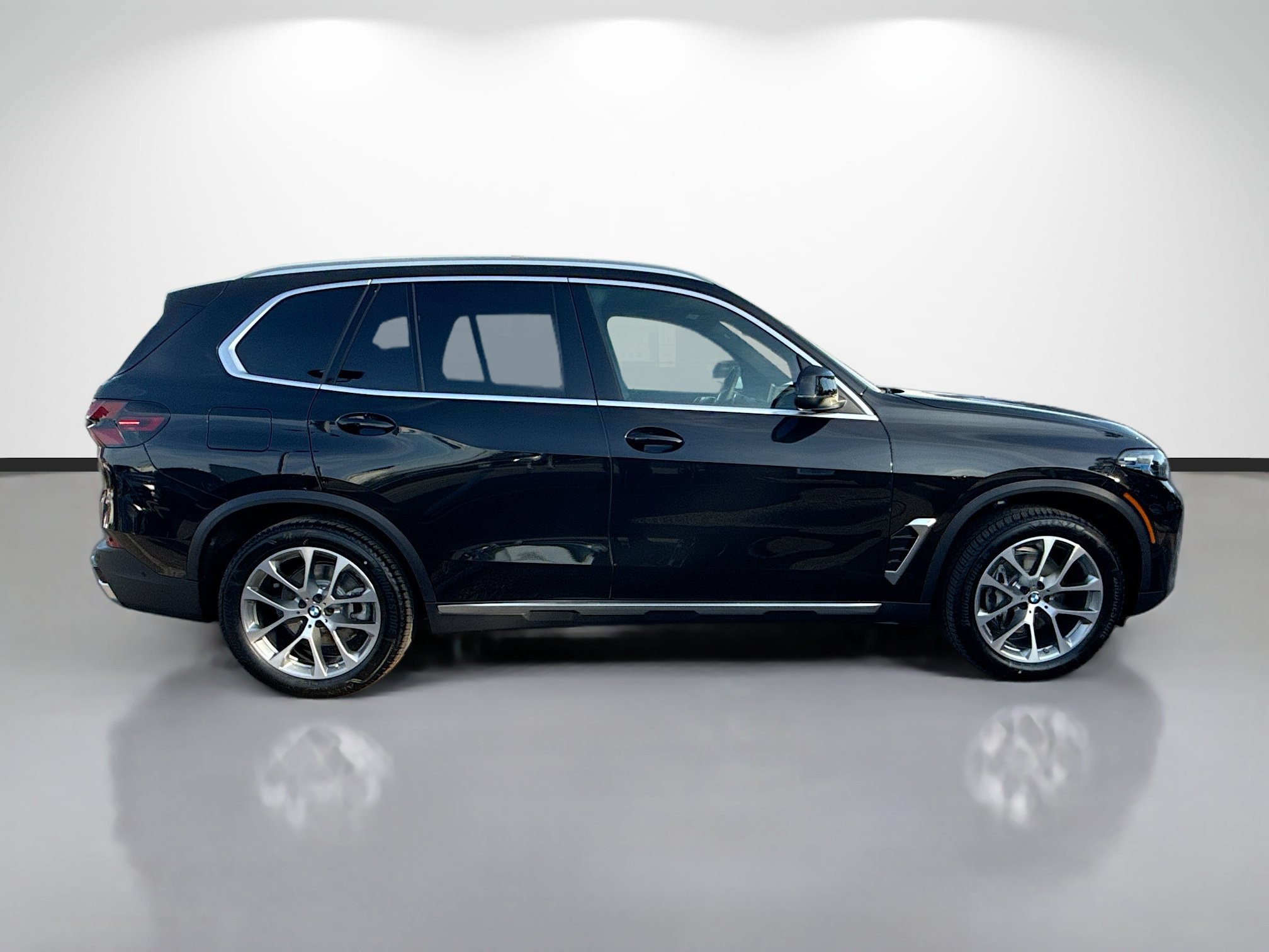 Used 2026 BMW X5 sDrive40i RWD image 2