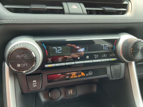Used 2025 Toyota RAV4 LE AWD/4WD image 19
