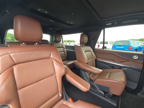 Used 2025 Lincoln Navigator L Reserve AWD/4WD image 19
