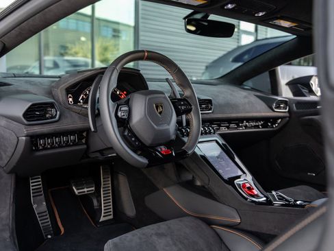 Used 2024 Lamborghini Huracan Sterrato image 34