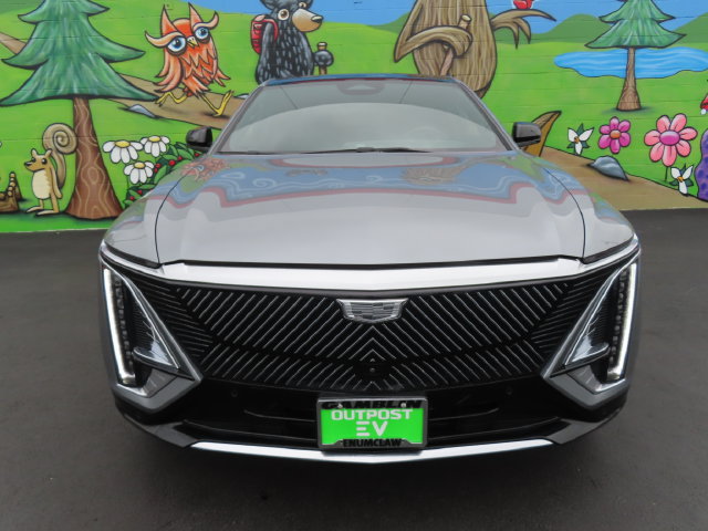 Used 2024 Cadillac Lyriq Luxury AWD/4WD image 2