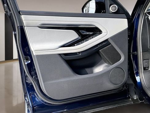 Used 2022 Land Rover Range Rover Evoque SE image 18