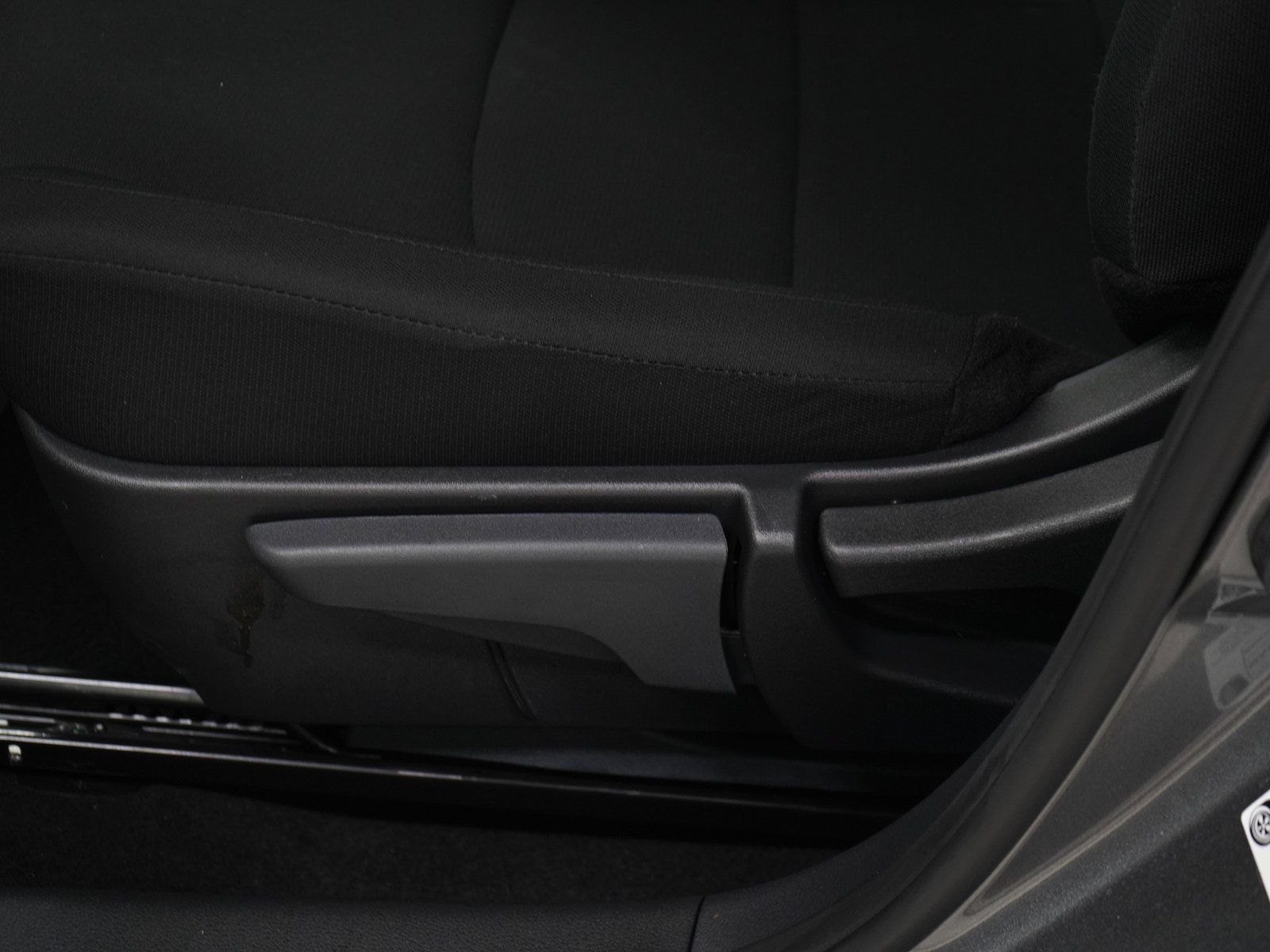Used 2025 Nissan Sentra S FWD image 21