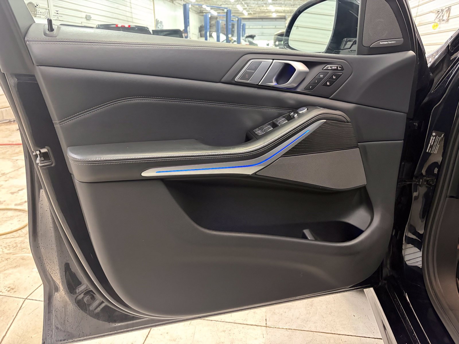 Used 2021 BMW X7 M50i AWD/4WD image 9