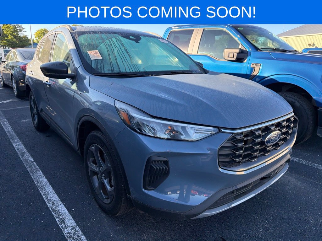 Used 2025 Ford Escape ST-Line w/ Tech Pack #1 AWD/4WD image 1
